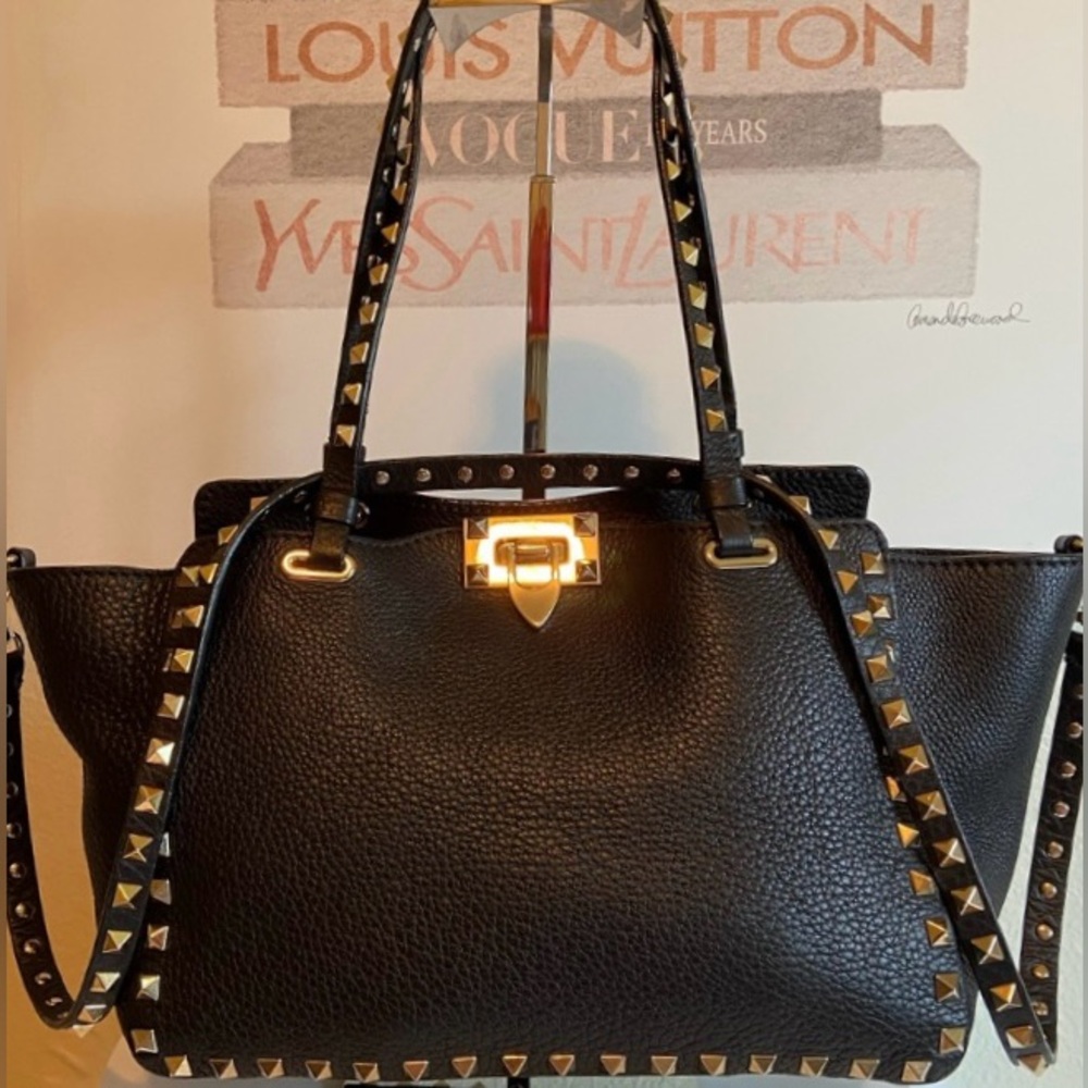 🎉SOLD🎉Valentino Garavani Small Black Calfskin Rockstud Tote w/COA $2980 Retail